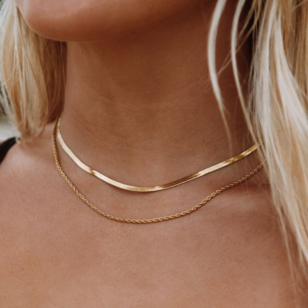 gold-layered-necklace_2.jpg